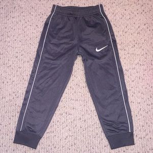Boys Nike Joggers (3T)